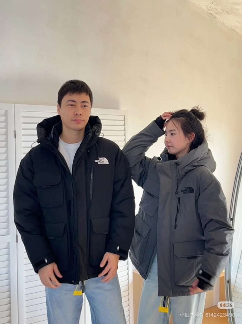 105891 Men's and women's northern workwear with multiple pockets, hooded down jacket, clothes