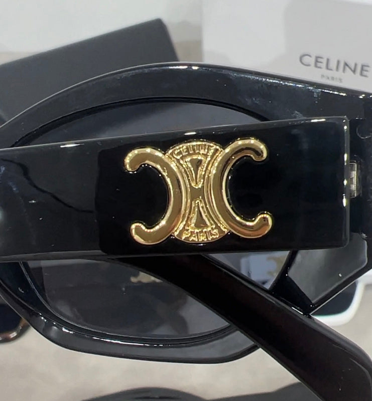 6132 Sunglasses with box